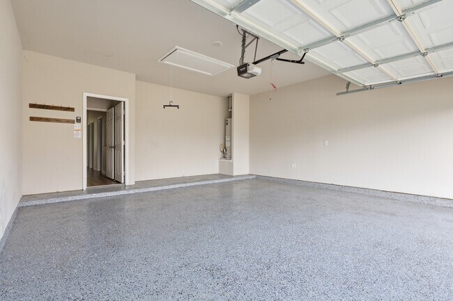 Building Photo - 6444 Wenlock Dr
