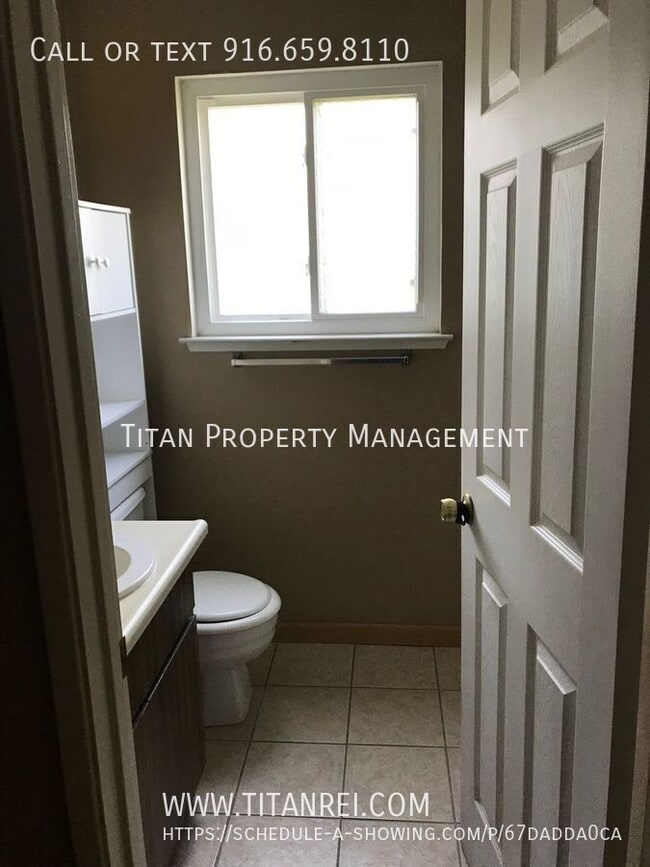 Building Photo - 4043 Tresler Ave