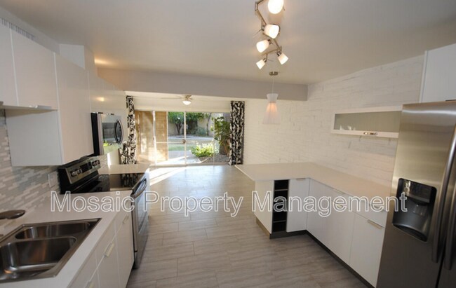 Building Photo - 4351 N 36th Pl