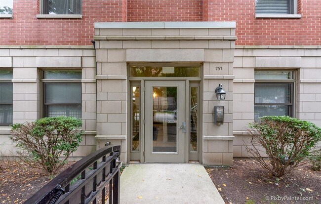 Primary Photo - 757 W 14th St