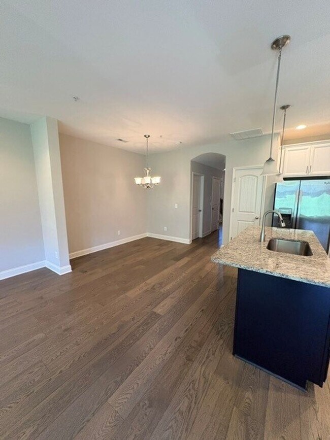 Building Photo - NOW AVAILABLE IN BRIDGEMILL - TOWNHOME