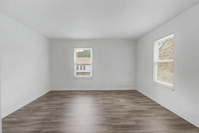 Building Photo - 285 Merrimac Trail
