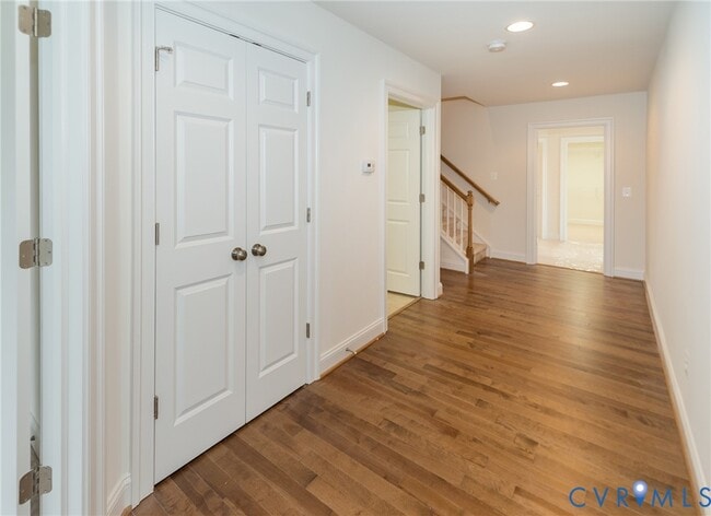 Building Photo - 5411 Hickory Ann Dr