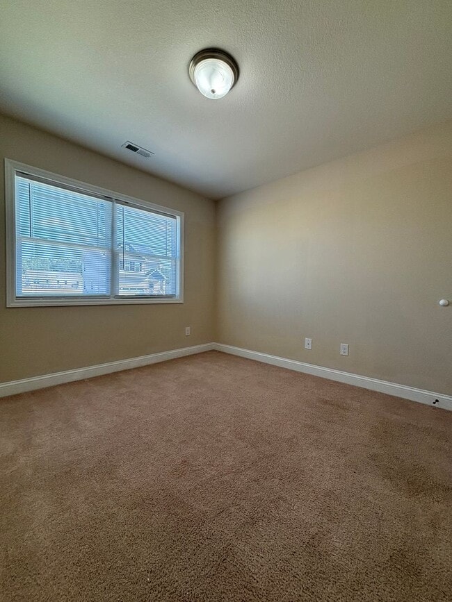 Building Photo - Sensational on Sundown