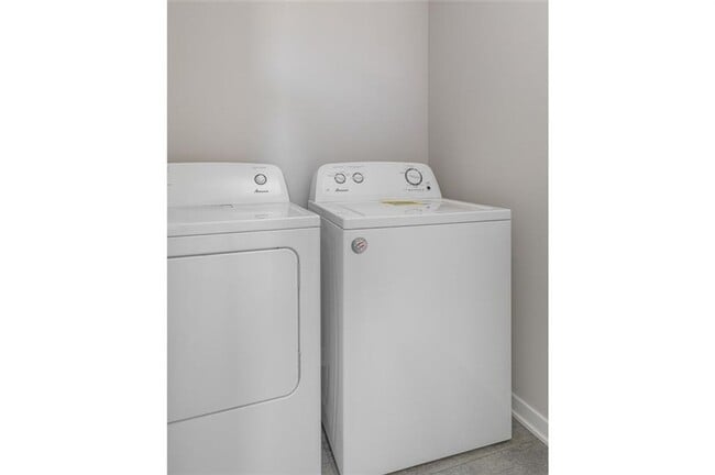 Building Photo - 1707 Ashwood Ave