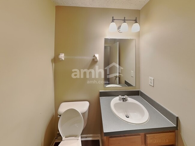 Building Photo - 7901 Chapel Stone Rd