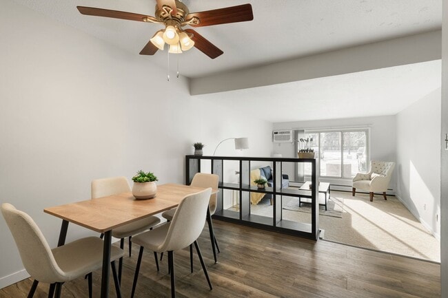 Interior Photo - Lakewood Isles