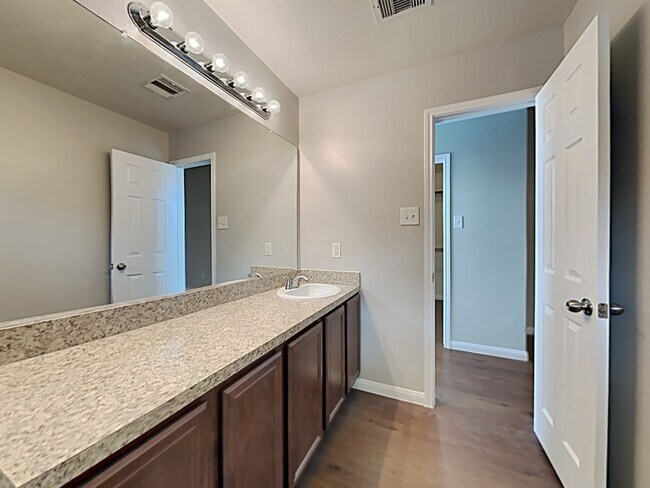 Building Photo - 6027 Fergis Dr
