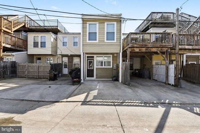 Building Photo - 1814 Jackson St