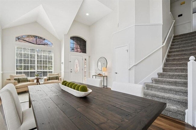 Building Photo - 1110 Blue Fox Dr