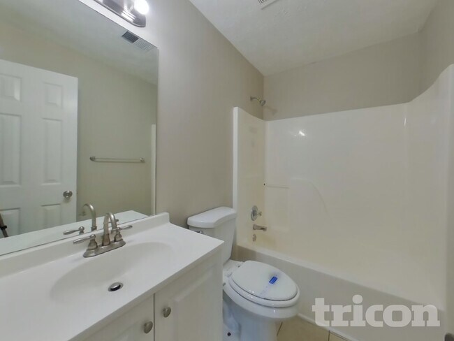 Building Photo - 2492 Feathertree Ln