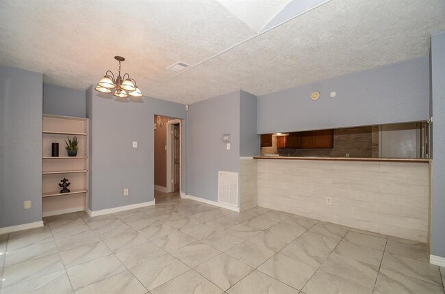 Building Photo - 9414 Clipperwood Pl