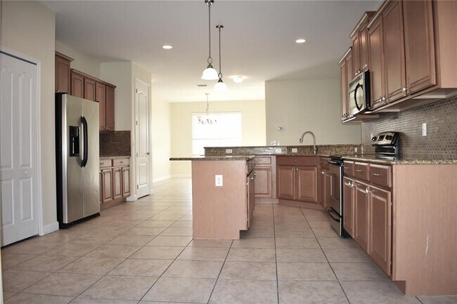 Building Photo - 1106 Lattimore Dr