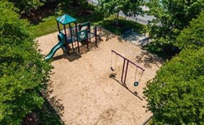 Building Photo - Stunning rental home in beautiful Ardrey Crest