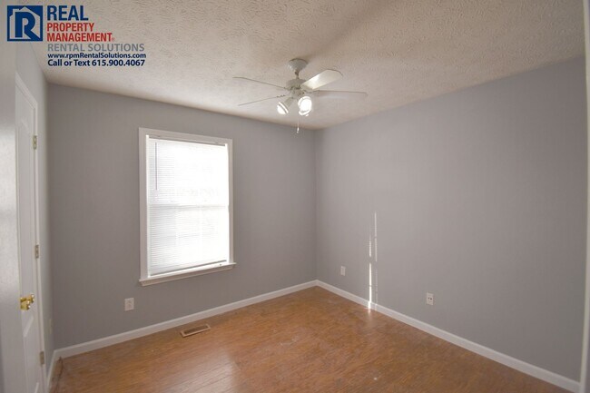 Building Photo - Adorable all brick 3 bedroom home in Smyrna!