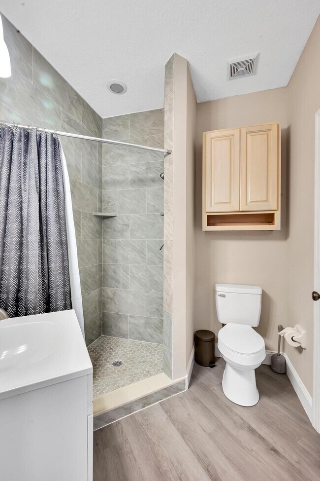 Building Photo - 9847 Perfect Dr