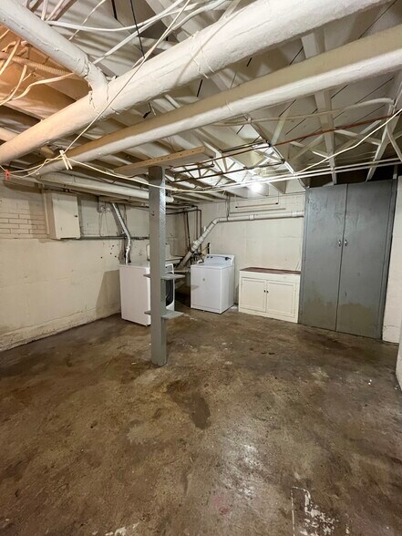Building Photo - 7 N Stewart St