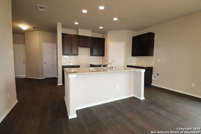 Building Photo - Bella Vista home in Meadow Park! Asbury pl...