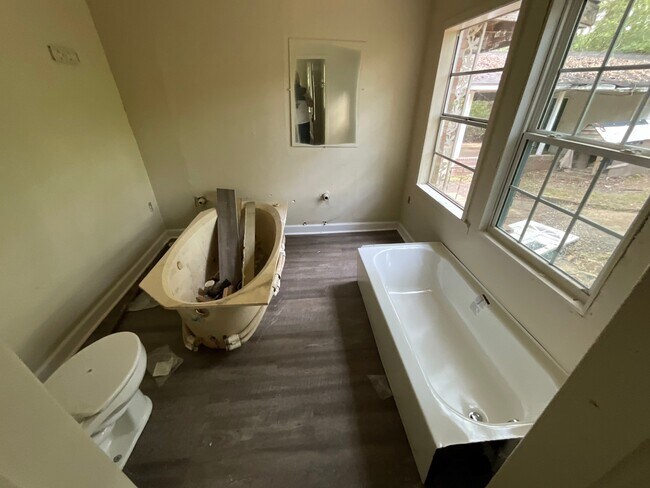 Building Photo - 262 Dona Ave