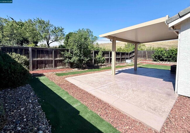 Building Photo - 1746 Highland Cir