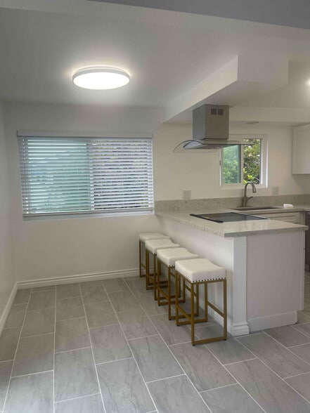 Primary Photo - 16881 Sims Lane