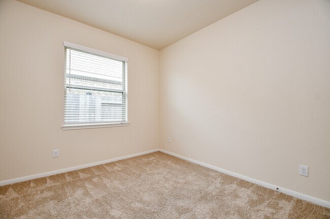 Building Photo - 15210 Ordie Run Dr