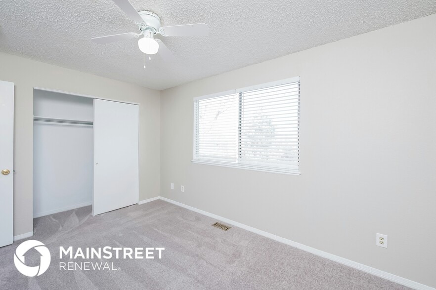 Building Photo - 10146 Fillmore St