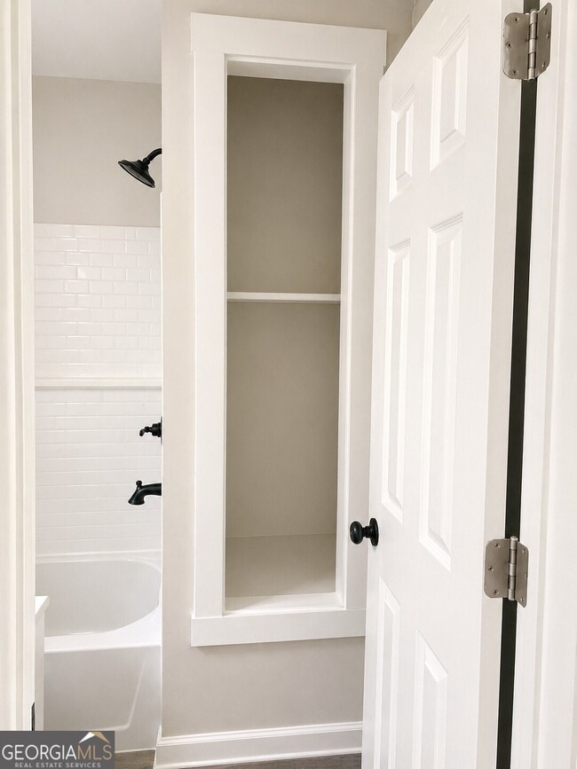 Building Photo - 1522 Central Ave