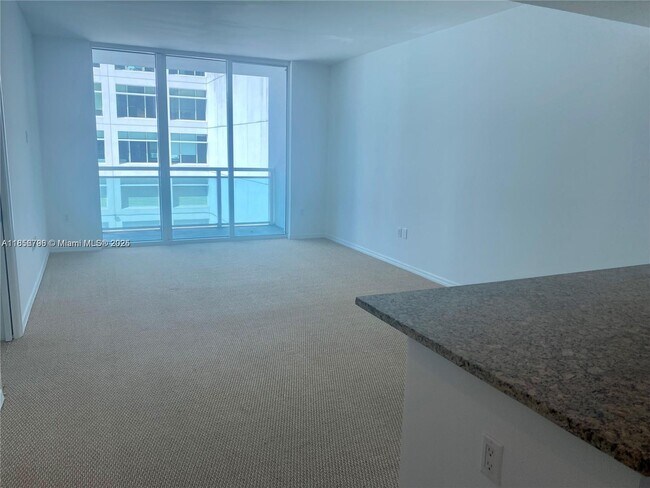 Building Photo - 950 Brickell Bay Dr