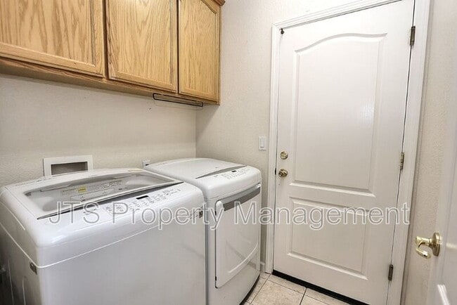 Building Photo - 3232 Balada Way