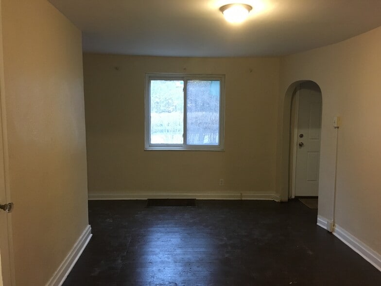 Building Photo - 4561 Mt Troy Rd