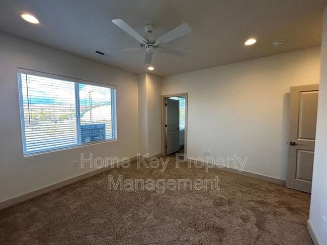 Building Photo - 960 Heritage Dr