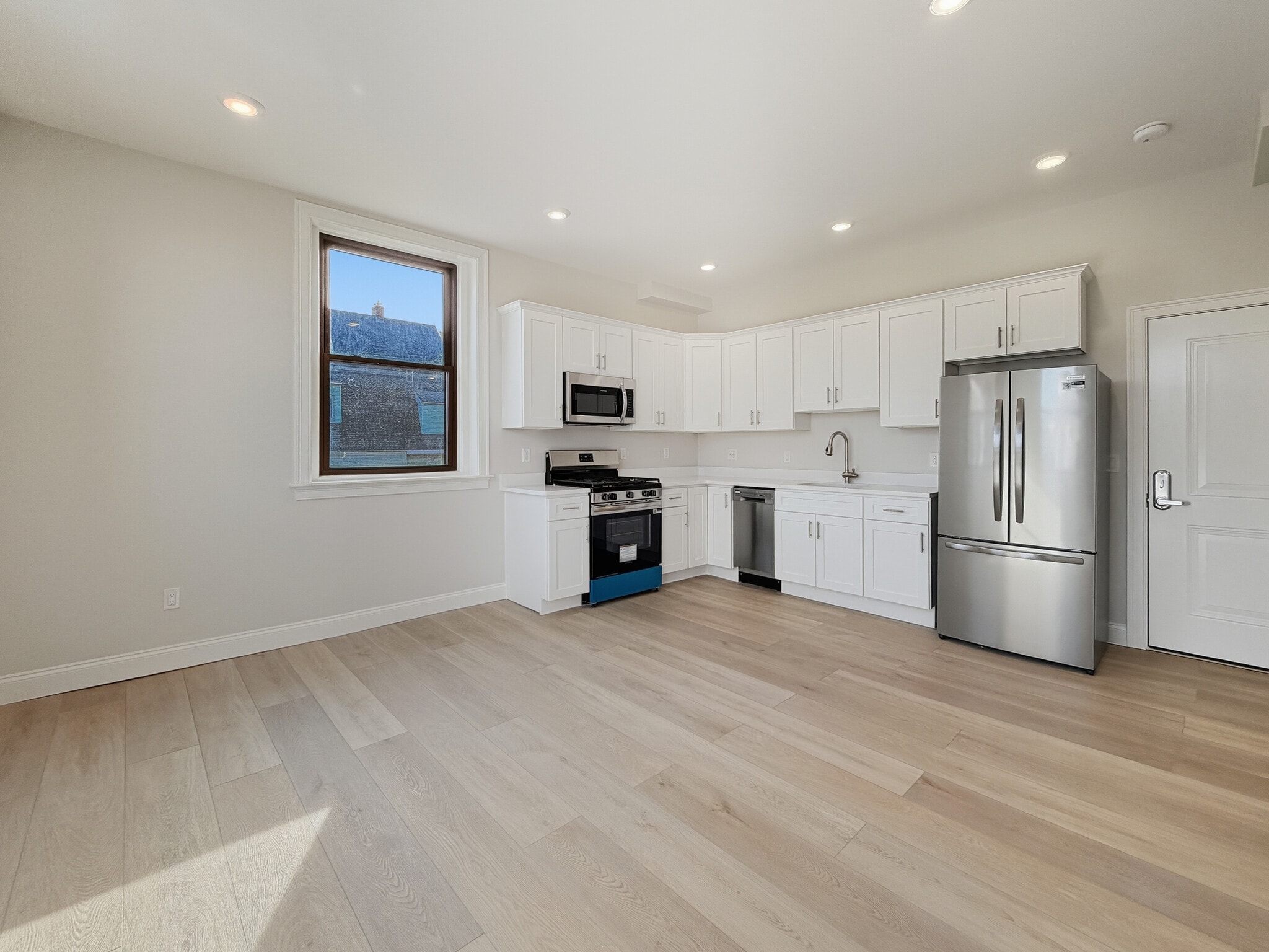 Building Photo - 220 Winthrop St