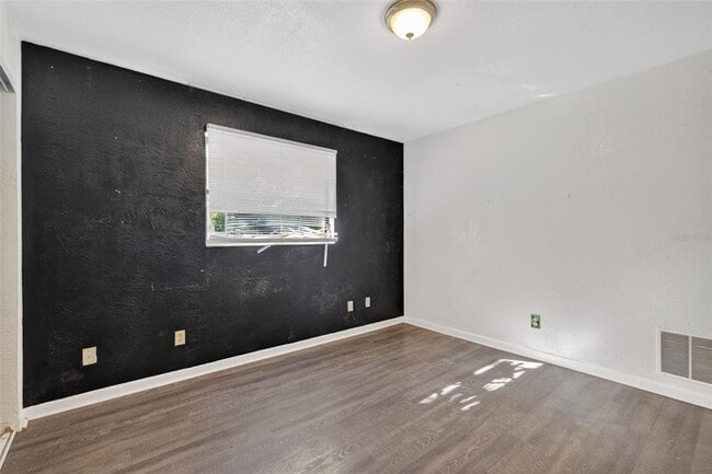 Building Photo - 260 13th St N