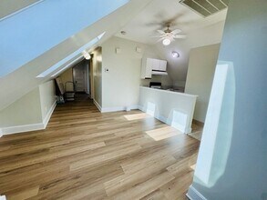 Building Photo - 72 Adams St