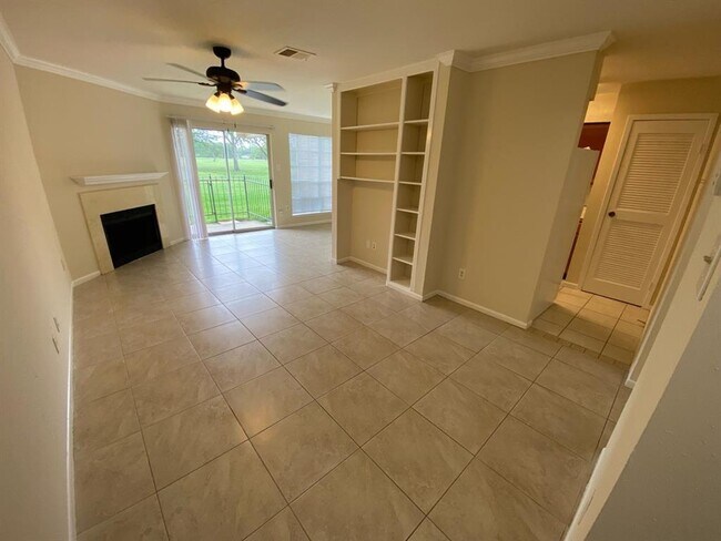 Building Photo - 6666 Harbor Town Dr