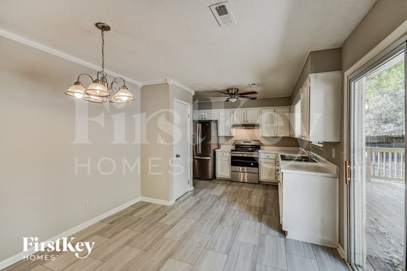 Building Photo - 2215 Pup Run