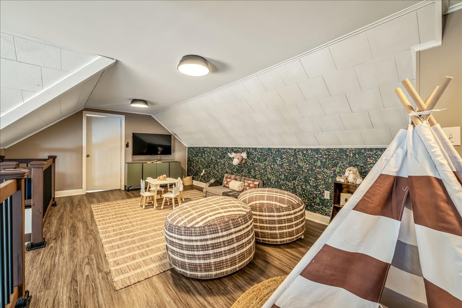 Building Photo - 117 Pond Rd