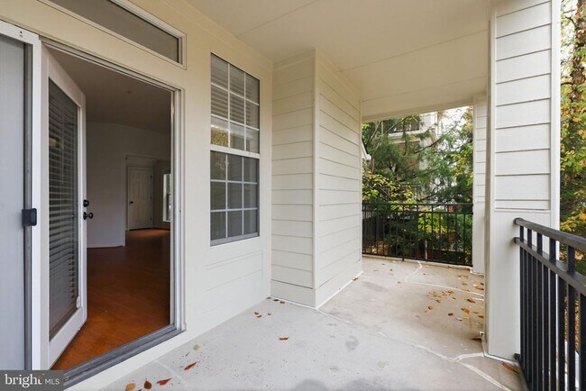 Building Photo - 1340 Garden Wall Cir