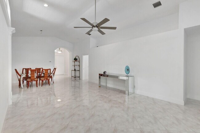 Building Photo - 11752 Dove Hollow Ave