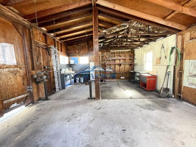 Building Photo - 21502 Berendo Ave