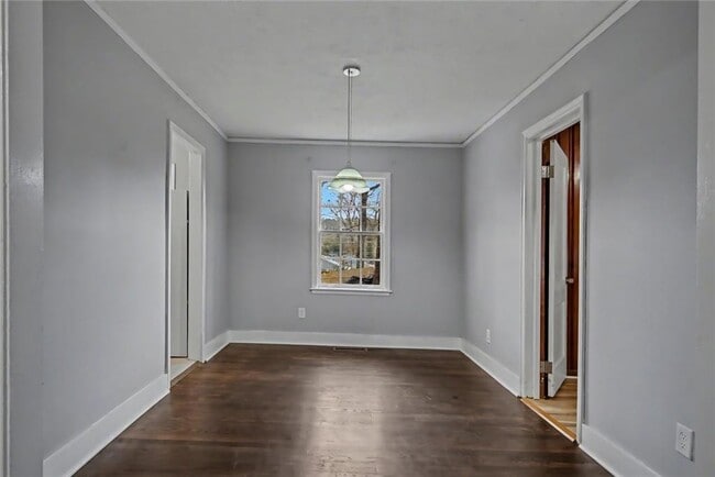 Building Photo - 725 Matilda Pl NW