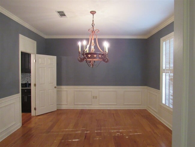 Building Photo - 255 Eastbrooke St