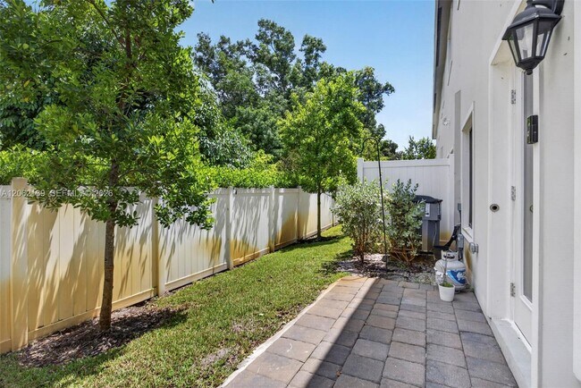 Building Photo - 6015 Coralberry St