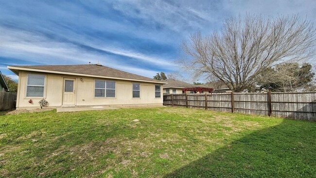 Building Photo - 202 Brandons Way