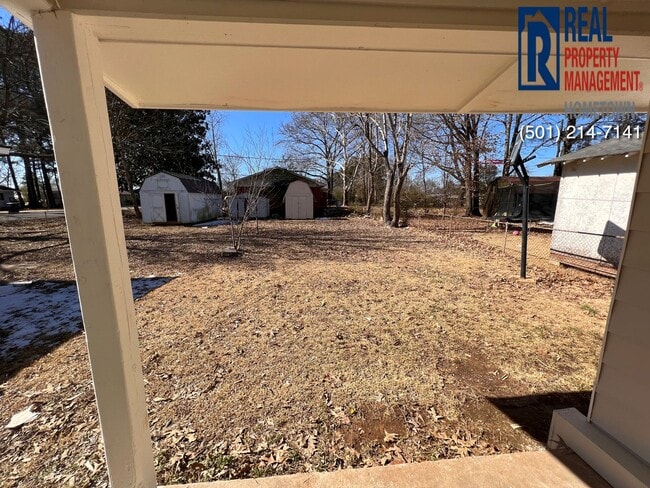 Building Photo - 300 N Bailey-