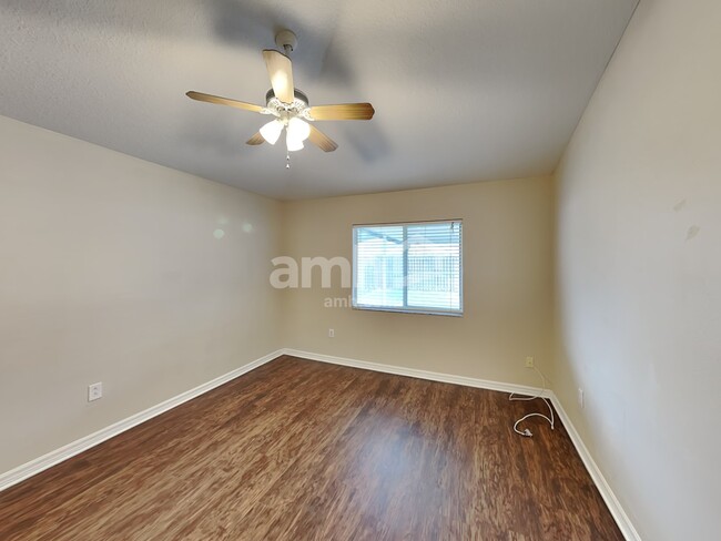 Building Photo - 12822 Lake Vista Dr