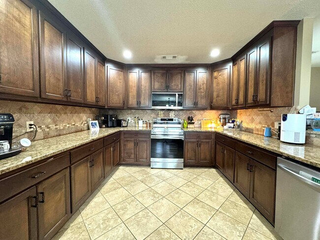 Building Photo - 61 Boulder Dr