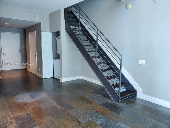 Building Photo - 60 SW 13th St