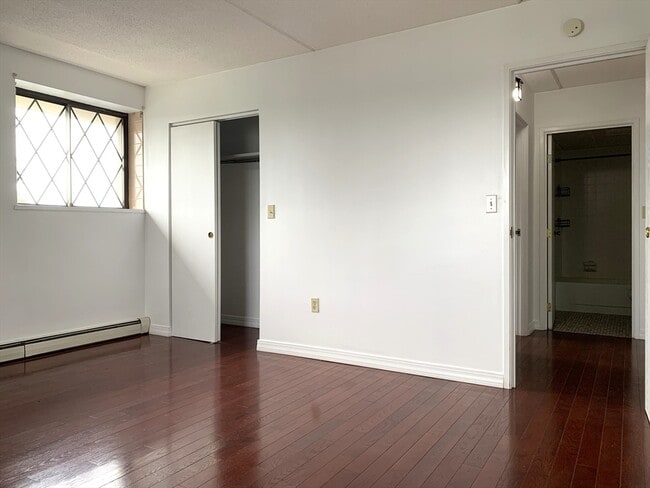 Building Photo - 301 Lowell St